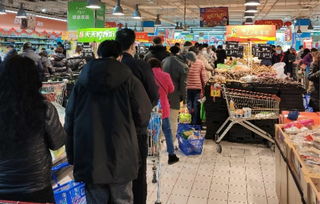 春節(jié)消費熱潮 上海超商生鮮銷售大增，食品供應充足